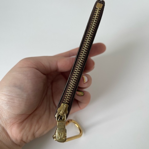 Louis Vuitton Damier Ebene key pouch - Picture 6 of 13